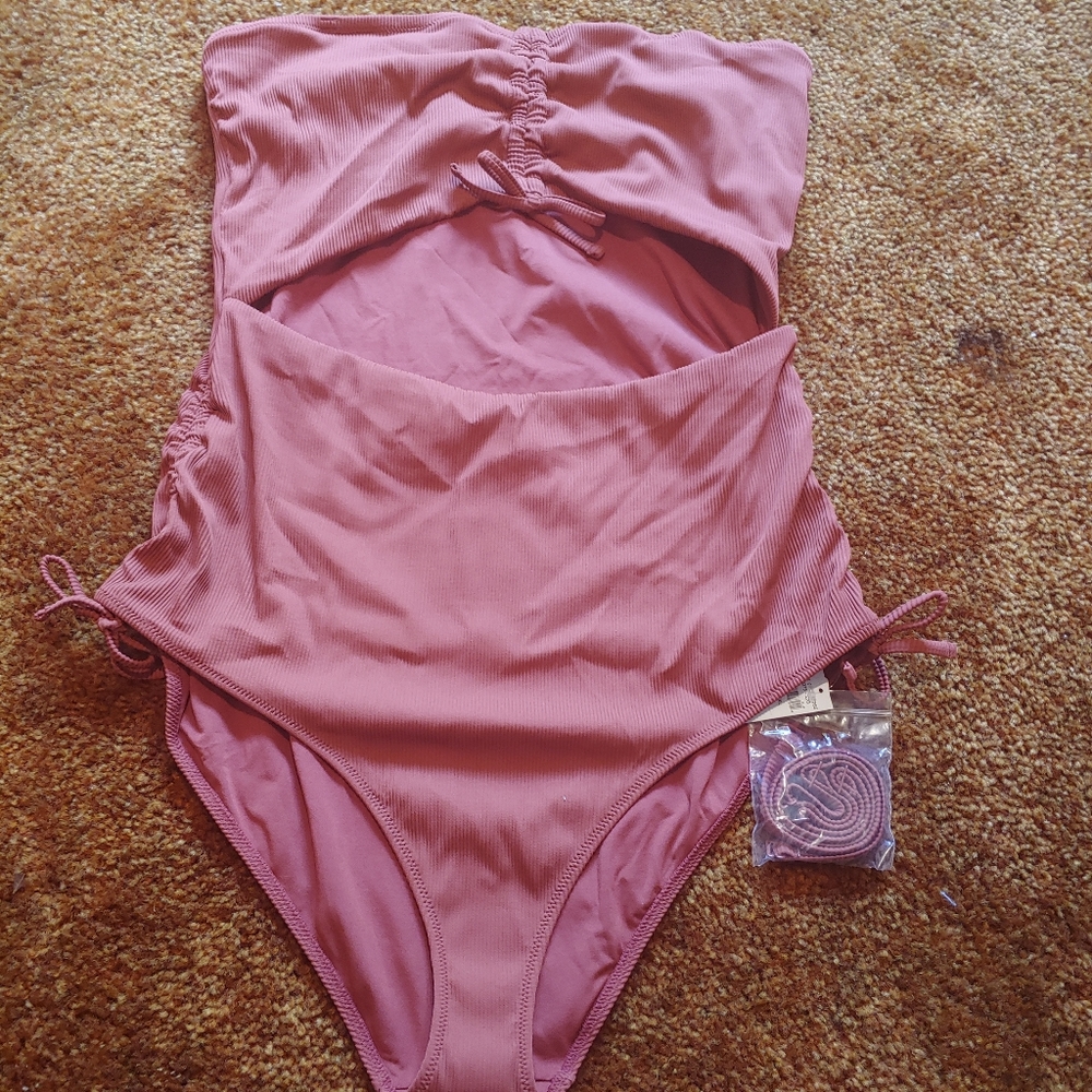 Strapless one piece swimsuit